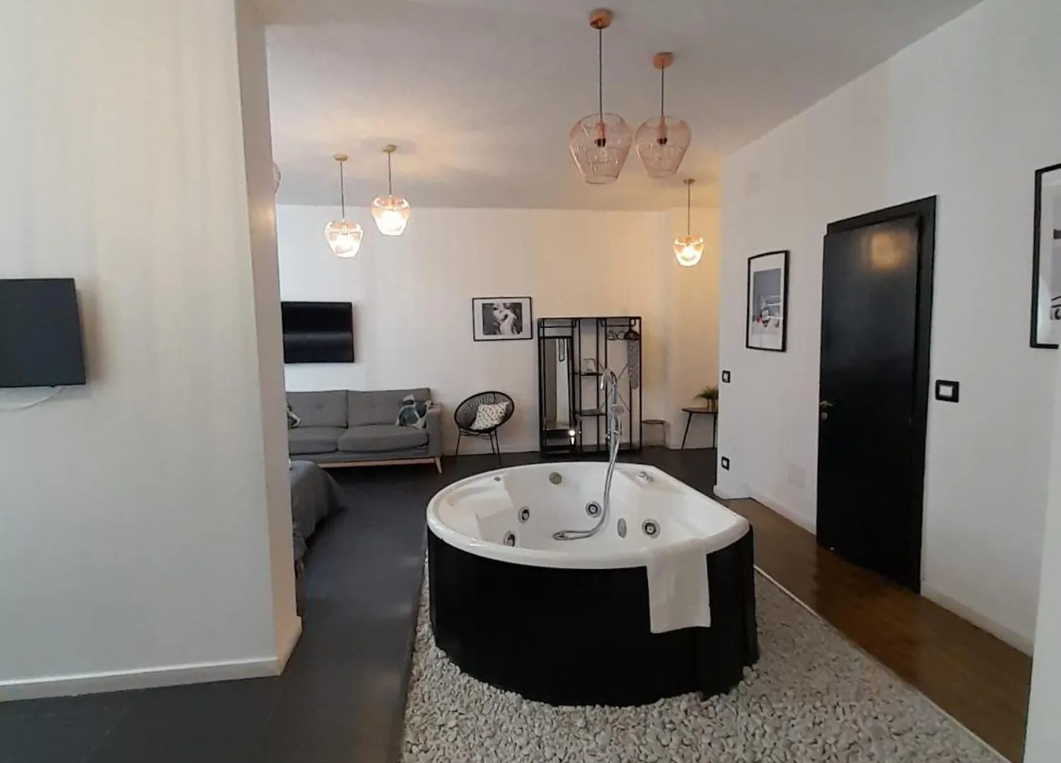 Apartment Maddox Muni By Babylon Stay Naples